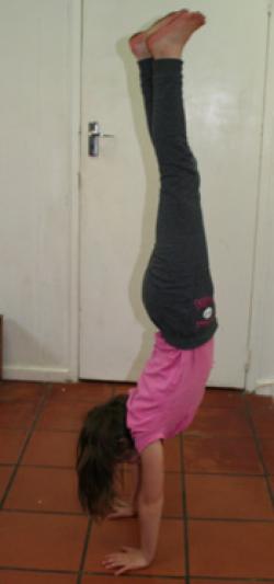 R hand stand.jpg